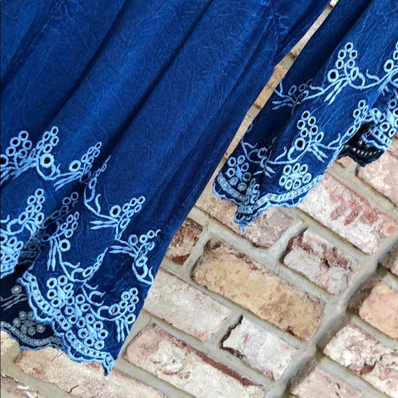 Boutique bell sleeve romper - Picture 4 of 5